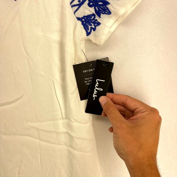 Lulus White/Royal Blue SS Embroidered Dress Ladies Size M New - Picture 4 of 11
